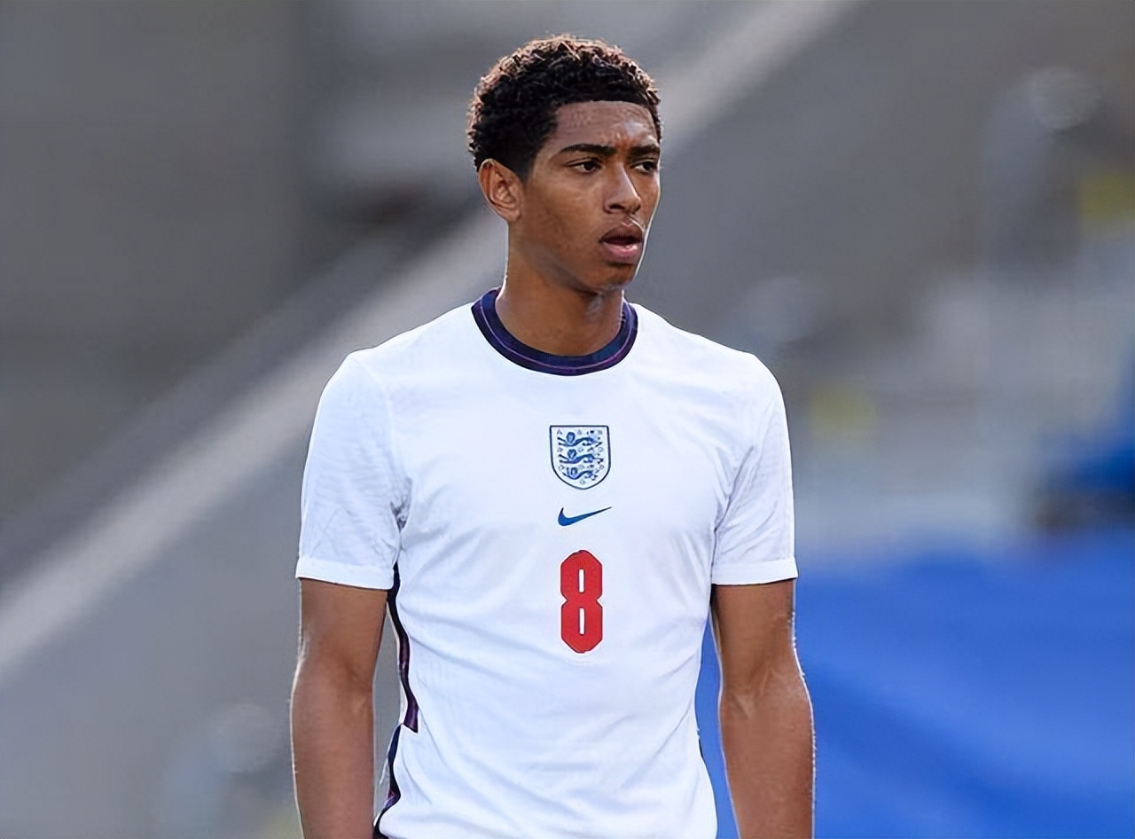 美国演员约翰尼-德普现场观看博卡比赛，并与里克尔梅合影