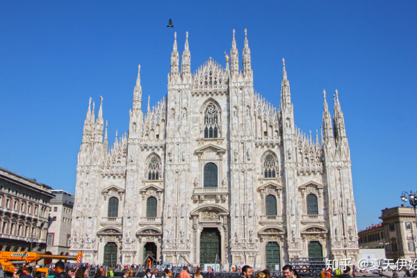 暗示续约还是离队？刘洋晒与瓦科互换球衣照片