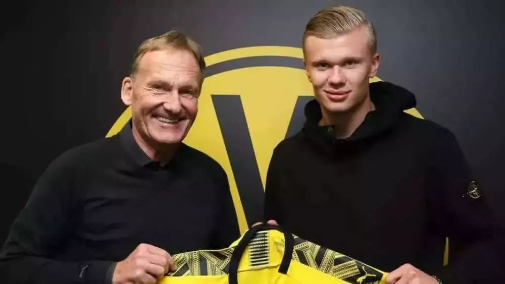 球星突破防守送出关键助攻