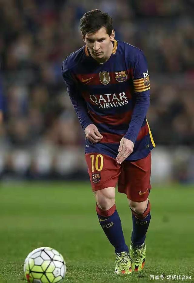 重庆球迷邀请“铁帅”李章洙吃火锅：李章洙很喜欢重庆的麻辣